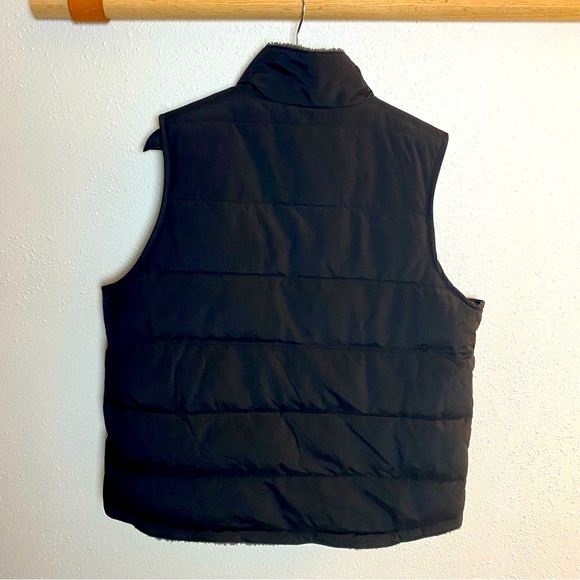 Carhartt reversible vest. - Picture 4 of 5